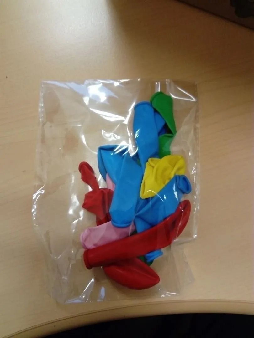 Produits vendus sur le site Le Créatif - Ballons de baudruche accompagnant le jouet SOUFFLY (petite voiture propulsée par le ballon)